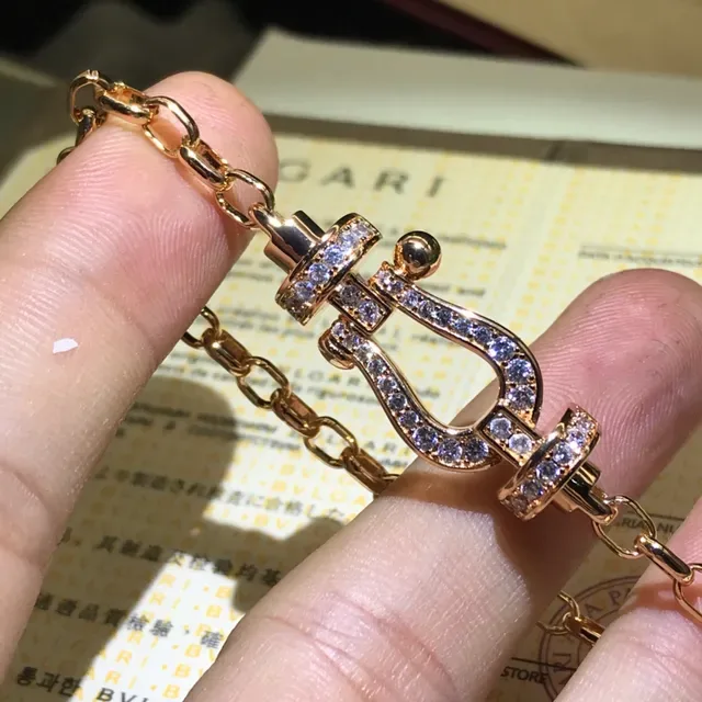 Pavé Crystal U-Shackle Pendant Chain Jewelry 4