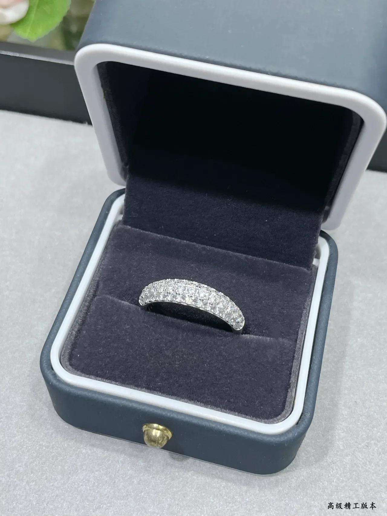 Pavé-Set Full Eternity Band Ring 8