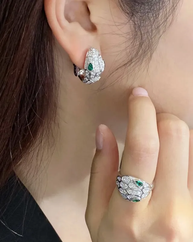 Pavé-Set Geometric Scale Motif Green Gemstone Clip-On Earrings 9