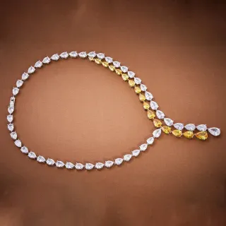 Collier Y-Drop en pierre de forme poire avec gradient
