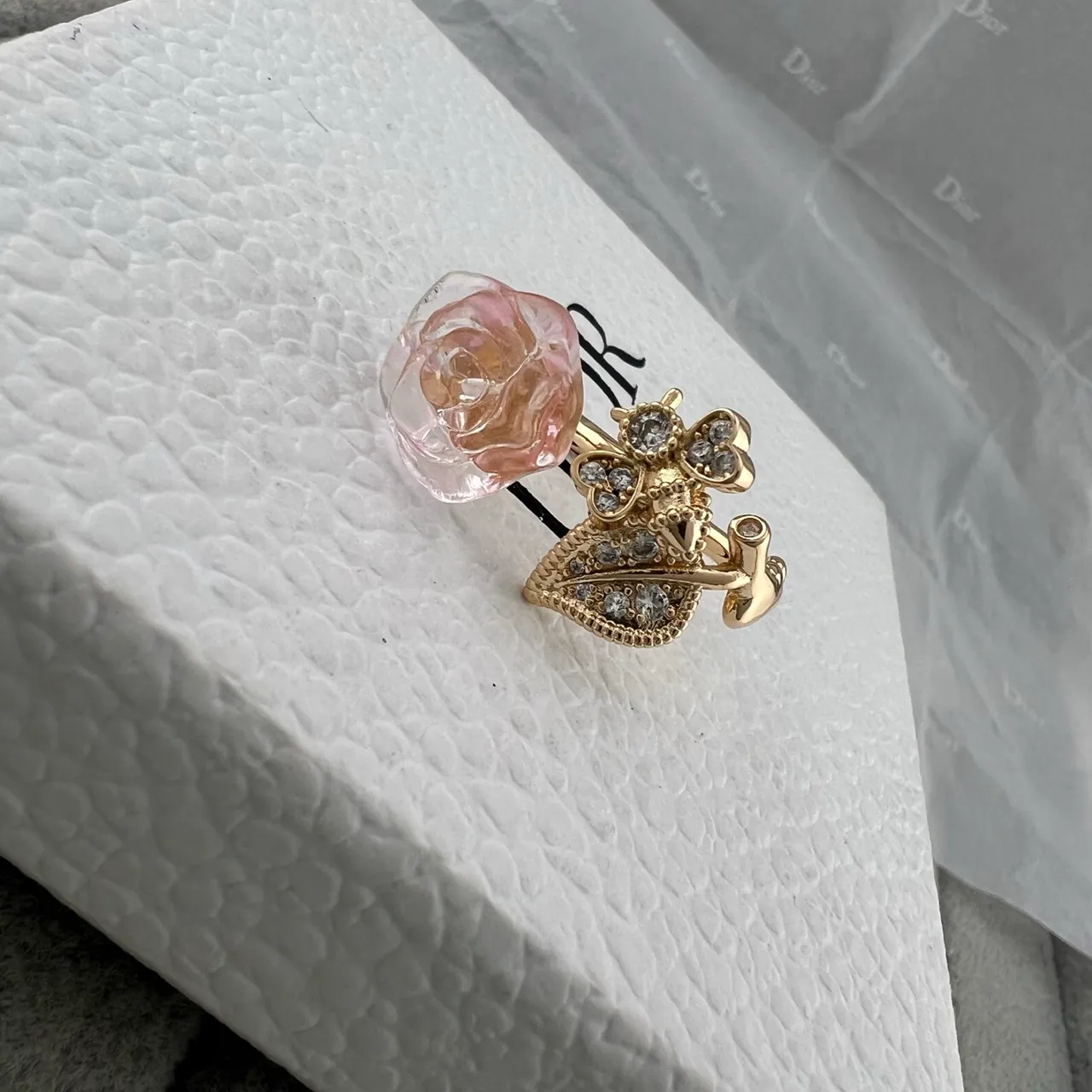 Pink Gold Rose-Shaped Cabochon Butterfly Motif Earrings 2