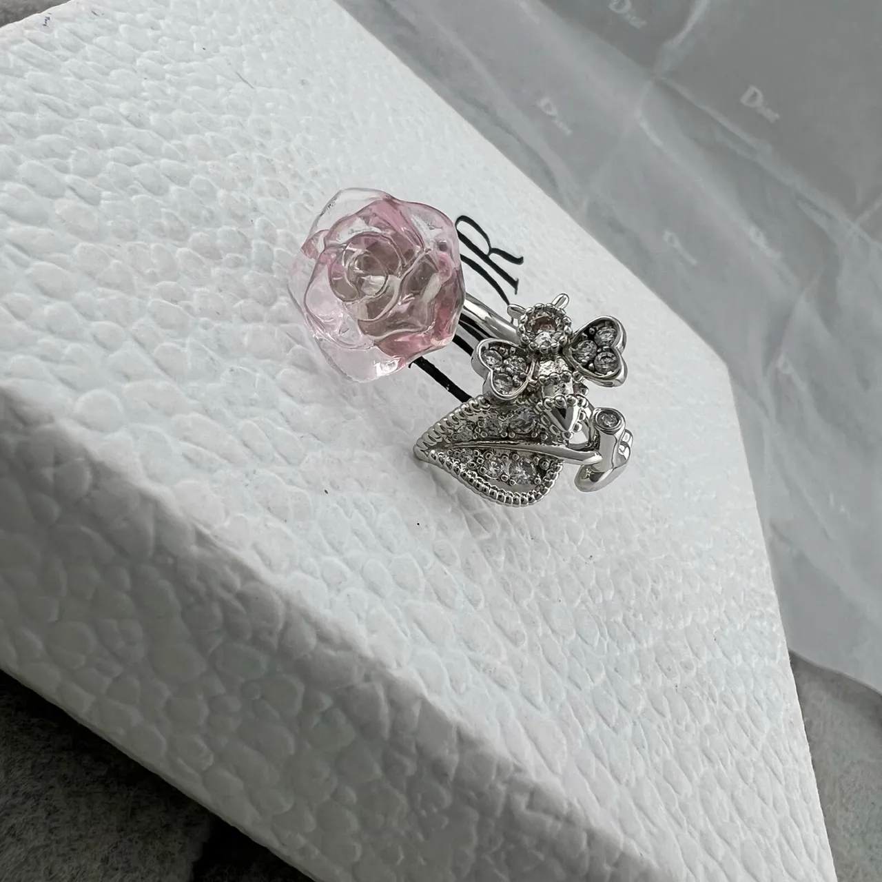 Pink Gold Rose-Shaped Cabochon Butterfly Motif Earrings 4