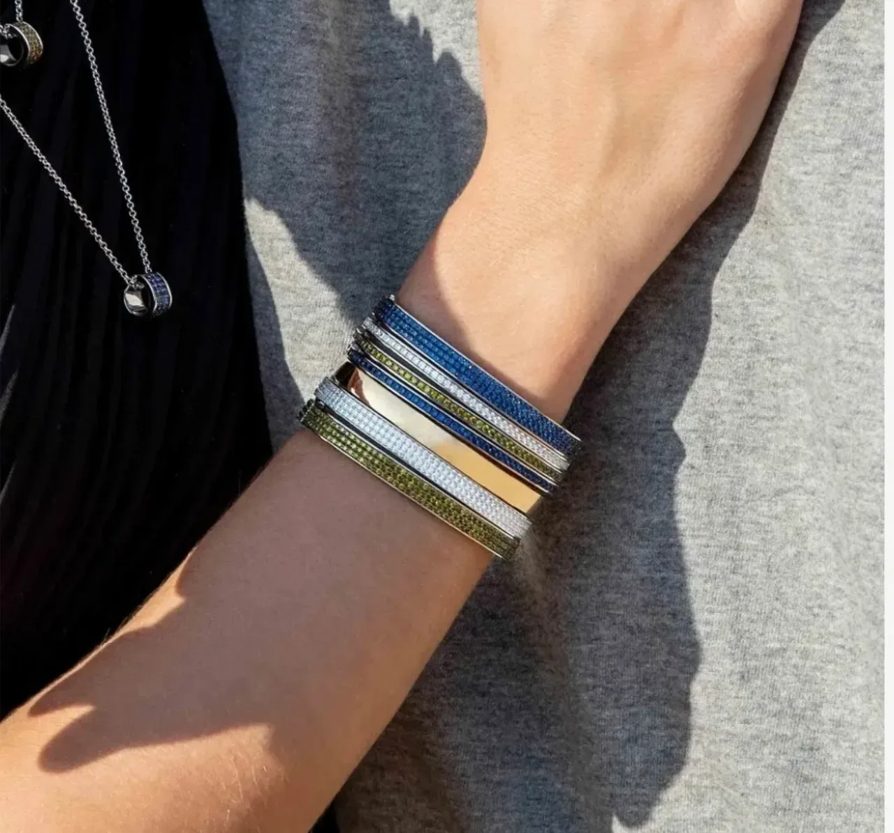 Polished Gold Minimalist Rigid Bangle Bracelet 2