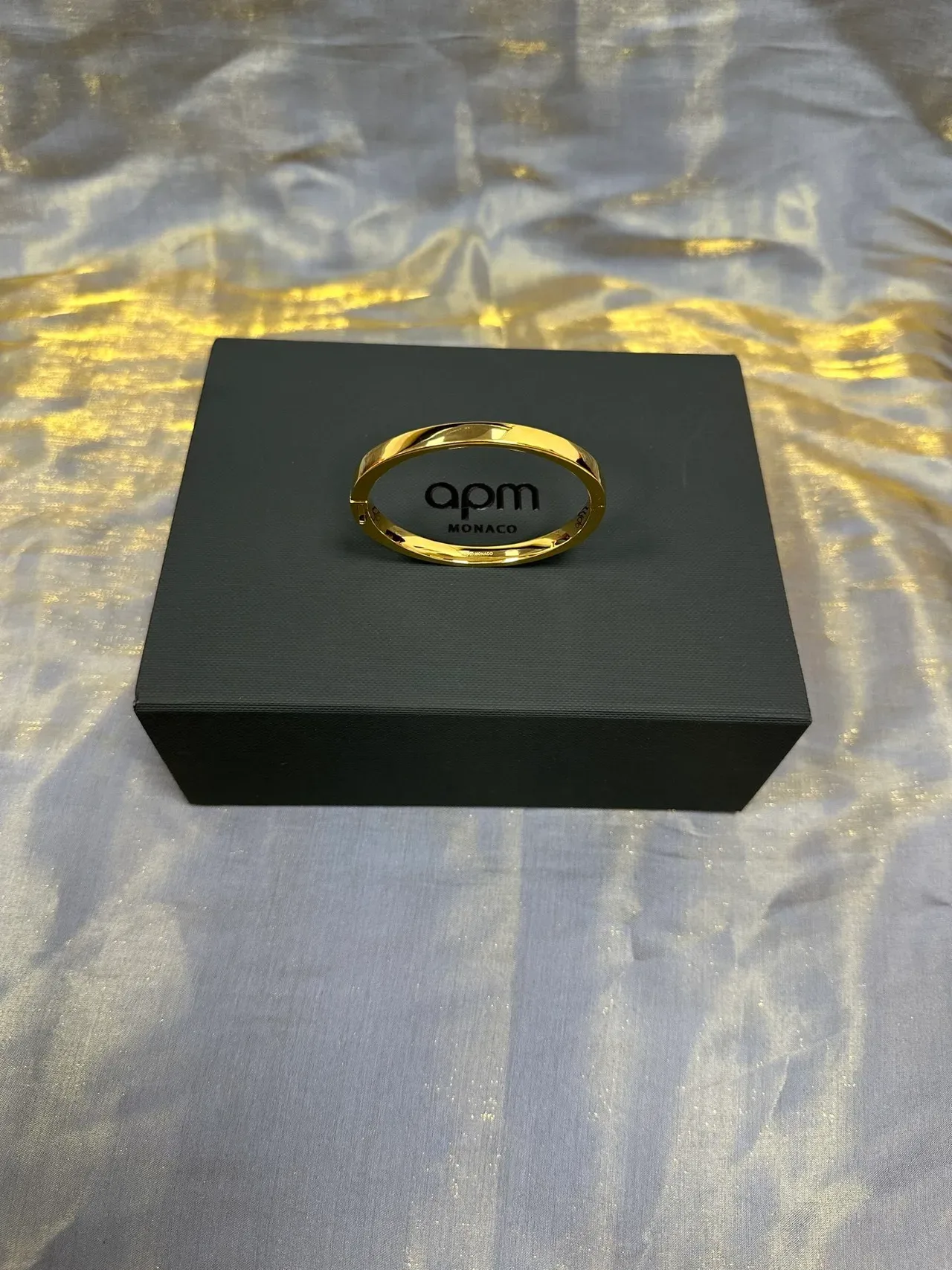 Polished Gold Minimalist Rigid Bangle Bracelet 5