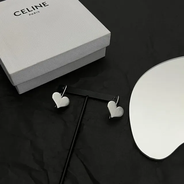 Polished Silver Heart-Shaped Wire Hook Earrings 5