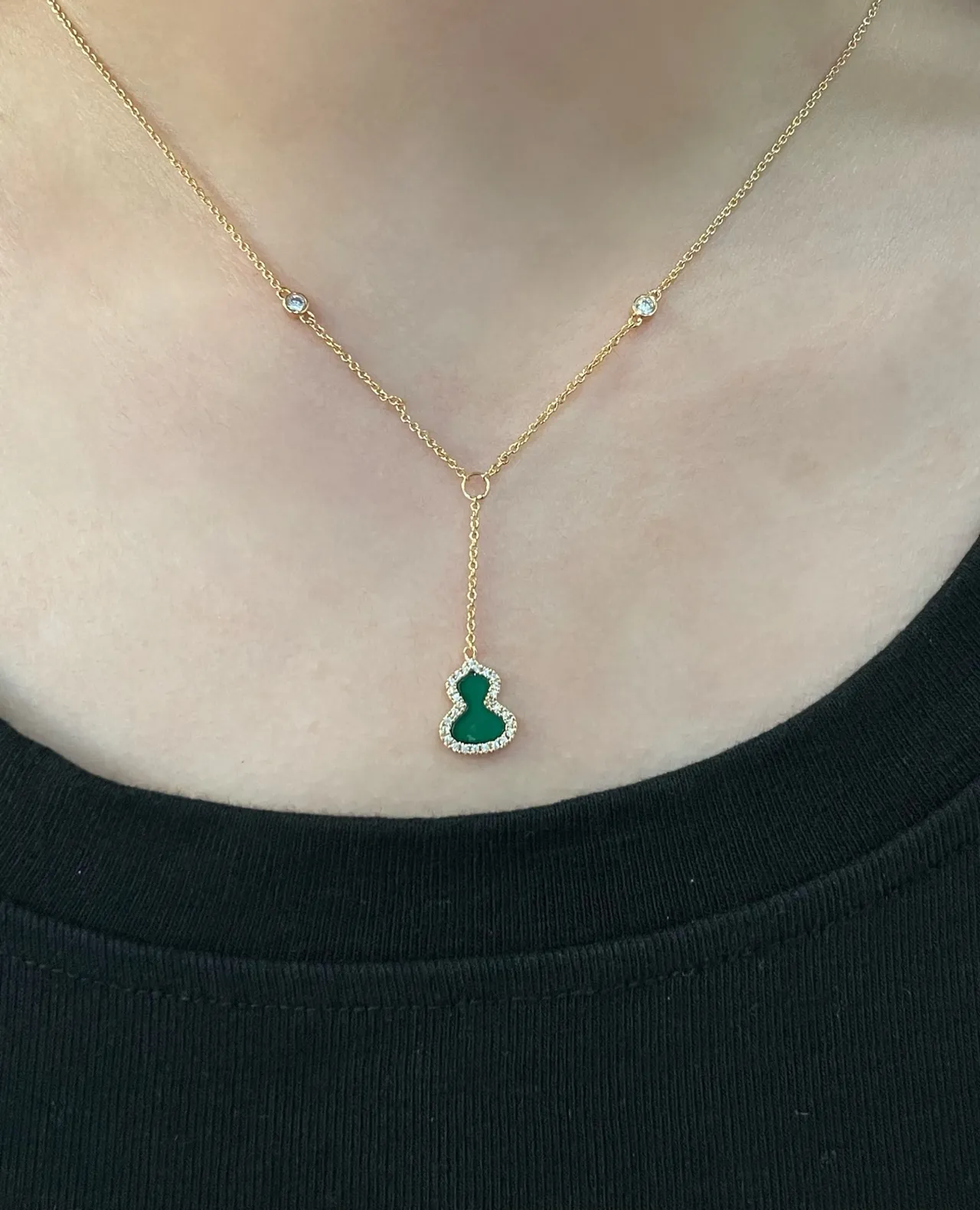 Qeelin Wulu Collier en émail et diamant avec pendentif 8