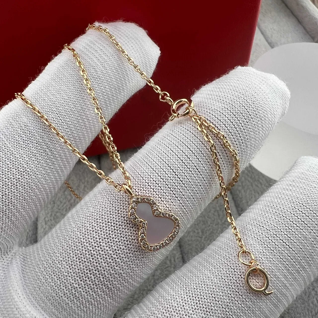 qeelin Wulu Heart Gold Red Pendants Pavé Diamond Borders Necklace 4