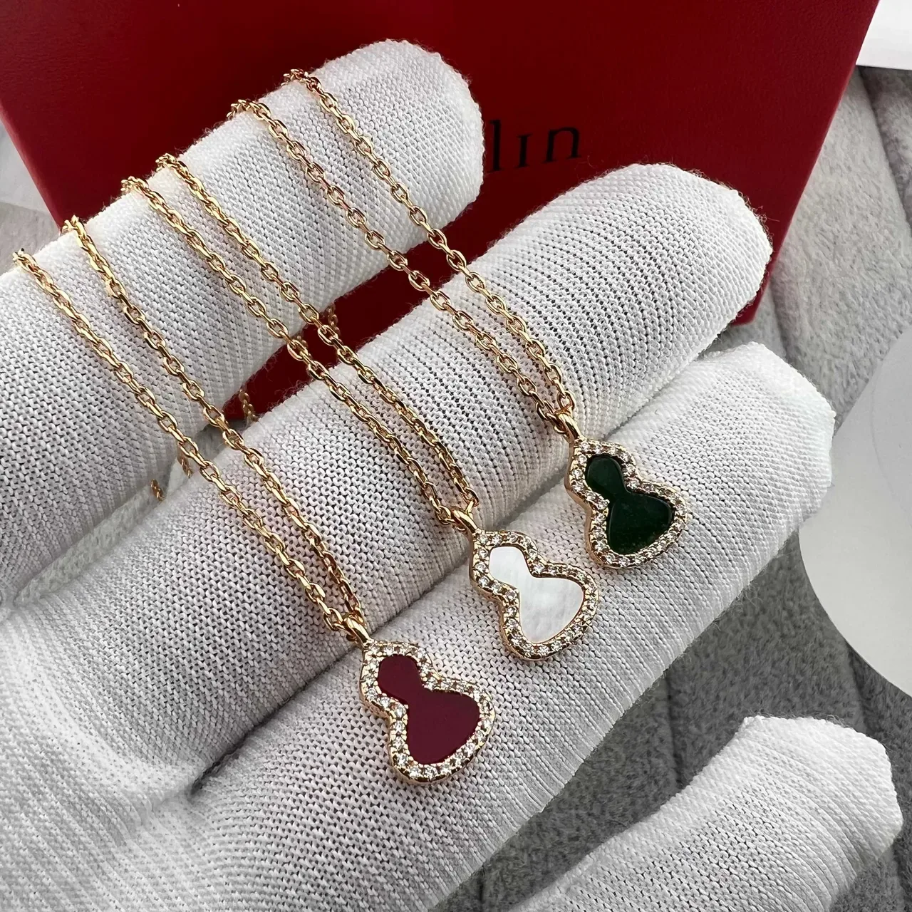 qeelin Wulu Heart Gold Red Pendants Pavé Diamond Borders Necklace 7
