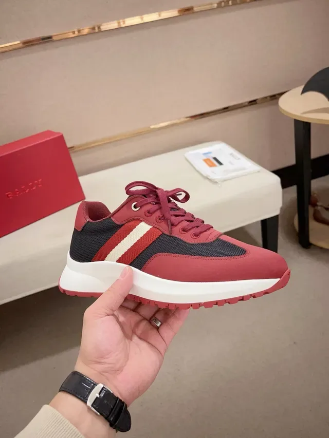 Red and Navy Stripe Low-Top Lifestyle Sneaker 4