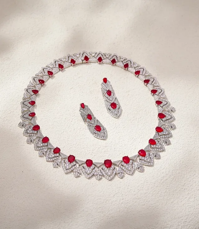 Red and White Gemstone Collar Necklace 5