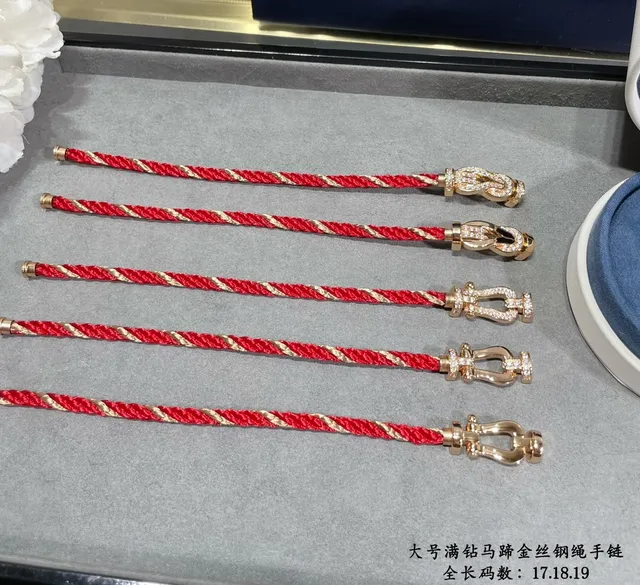 Red Braided Cord Gold-Tone Crystal Horseshoe Clasp Bracelet 3