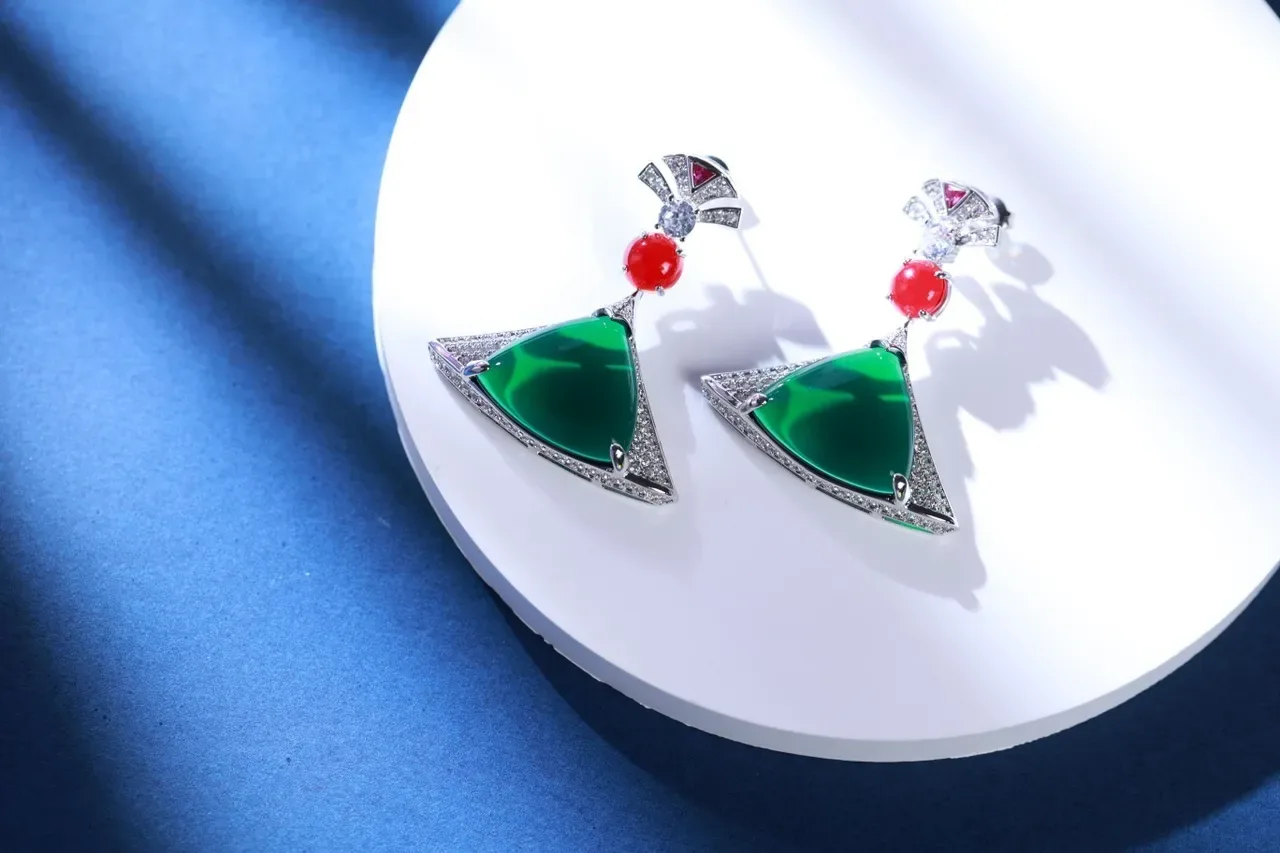 Red Green Geometric Fan Motif Pavé Diamond Accents Necklace 6