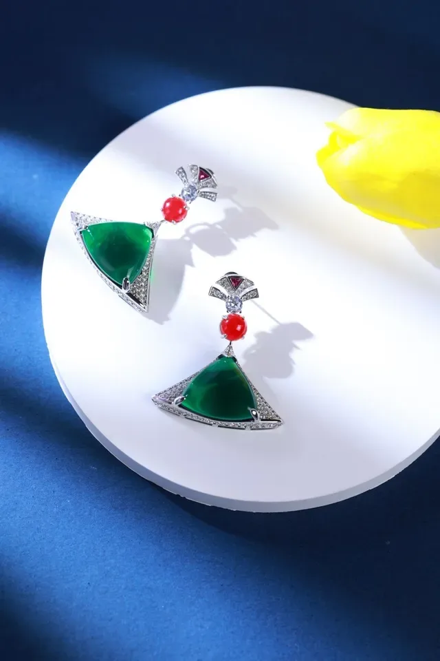 Red Green Geometric Fan Motif Pavé Diamond Accents Necklace 8