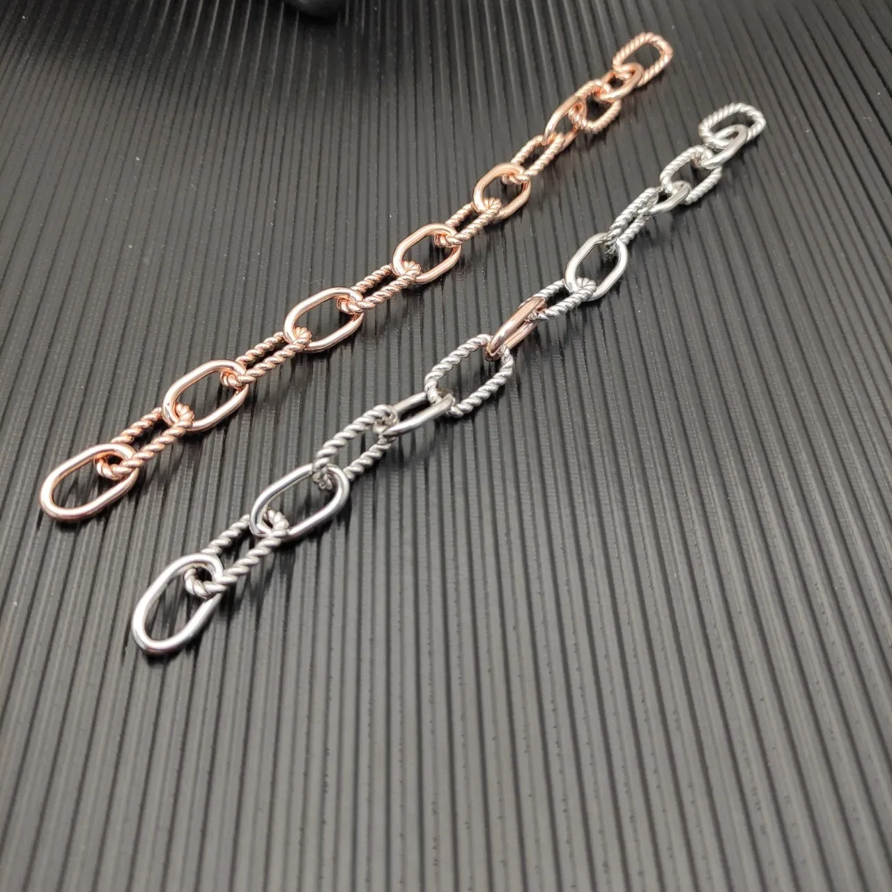 Rose Gold Chunky Chain-Link Twisted Link Bracelet 8