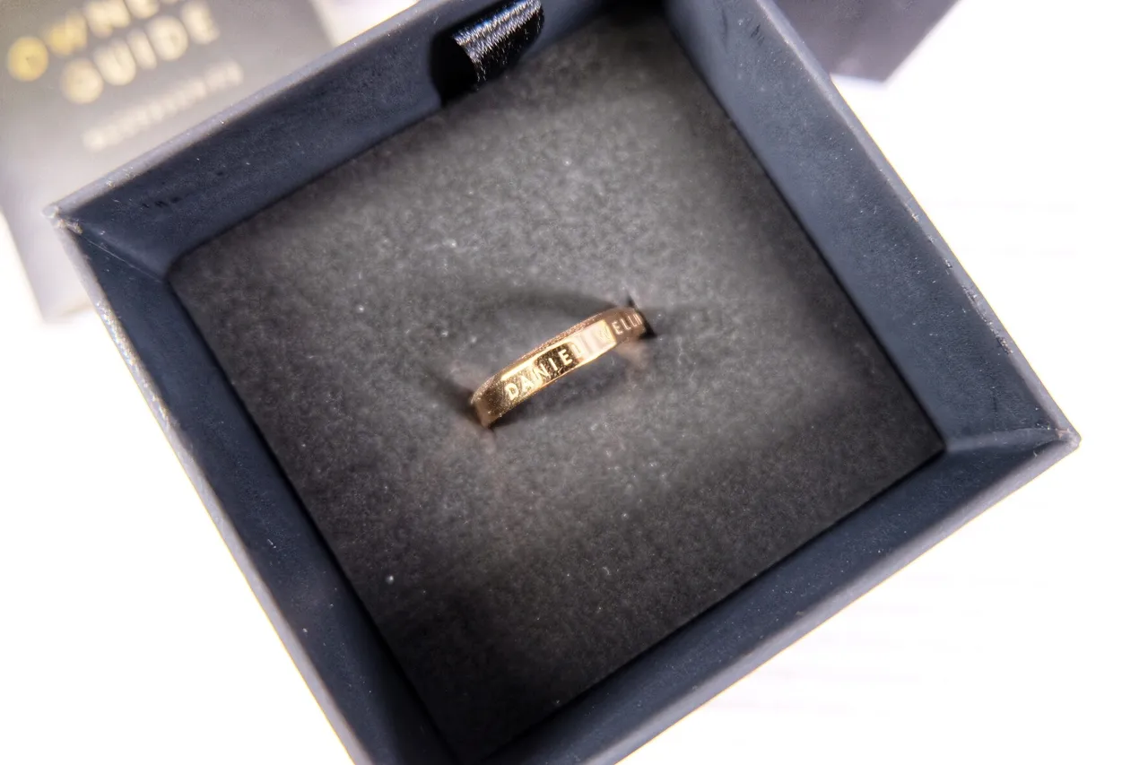Rose Gold Engraved Flat-Profile Ring 3