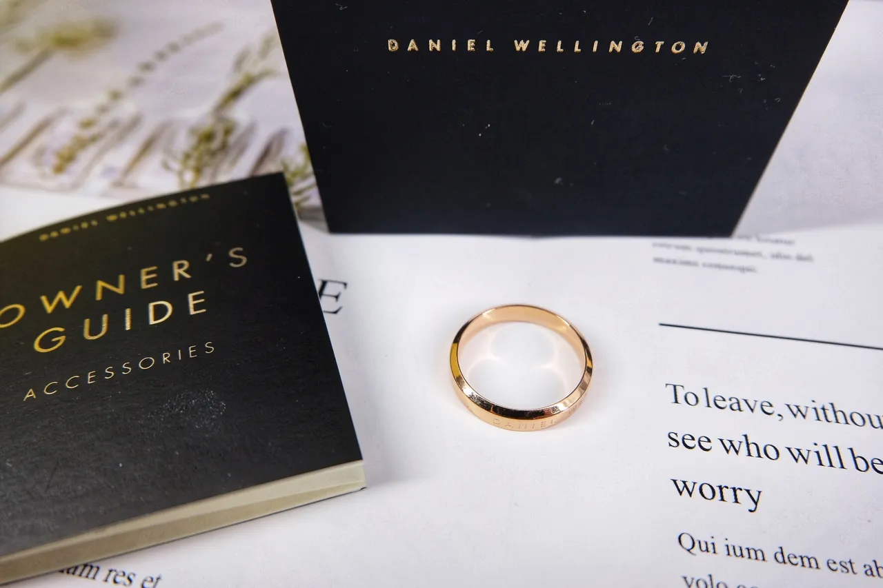 Rose Gold Engraved Flat-Profile Ring 5