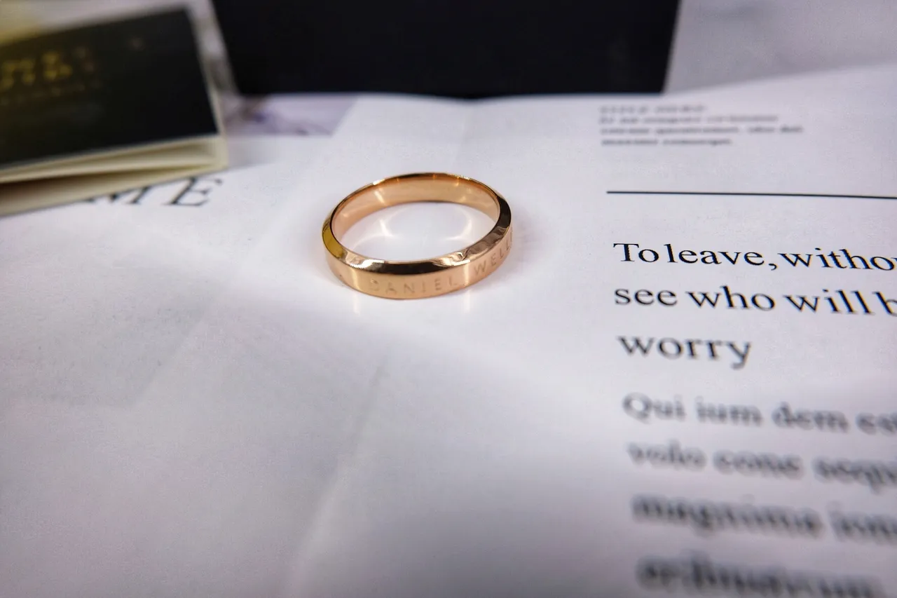 Rose Gold Engraved Flat-Profile Ring 6