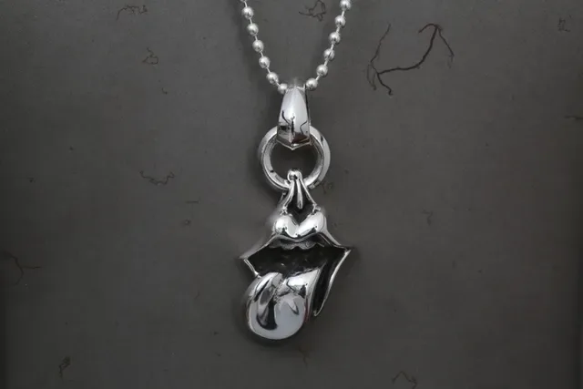 Sculptural Open-Mouth Motif High-Polish Silver Necklace 9