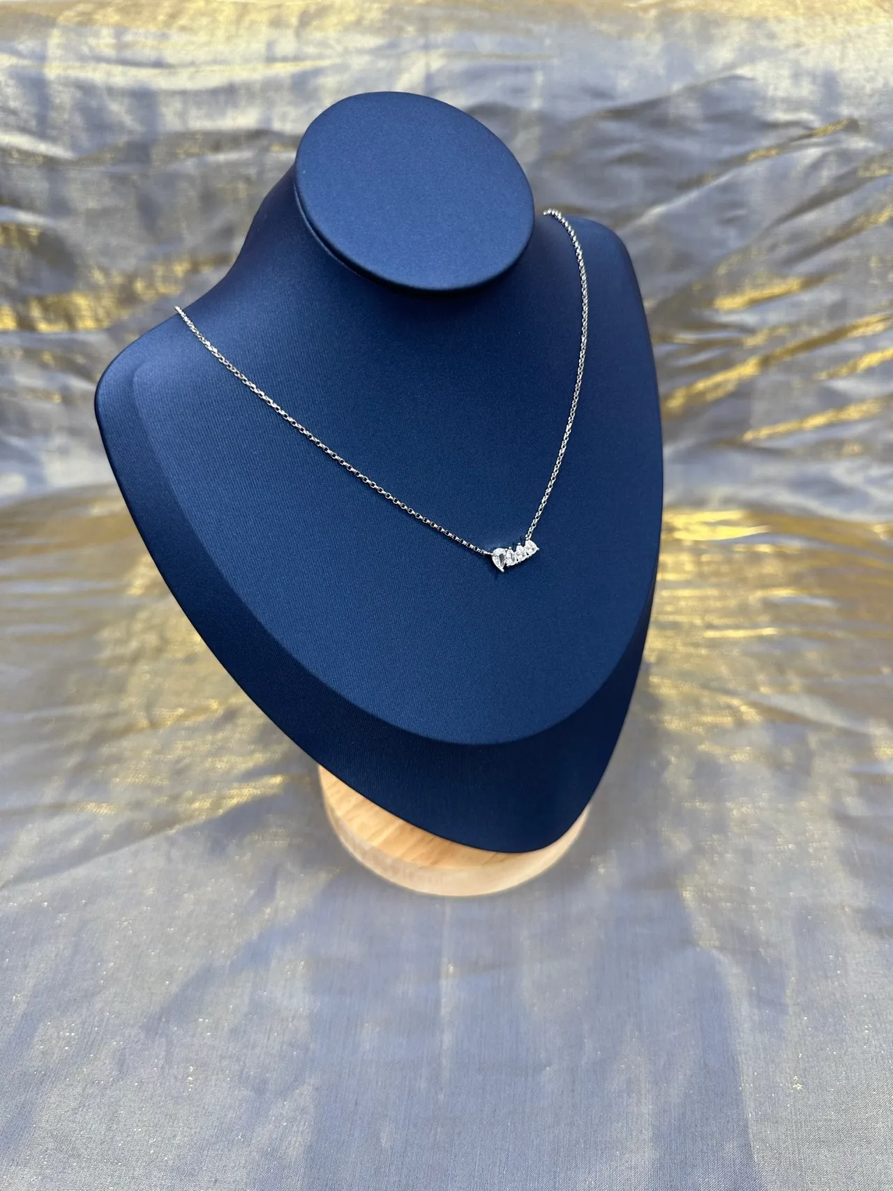 Silver Blue Chain Three Pear-Cut Stones Necklace 9
