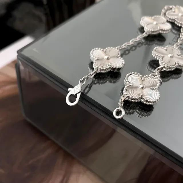 Silver Five-Petal Flower Charms Guilloché Radial Engraving Bracelet 2