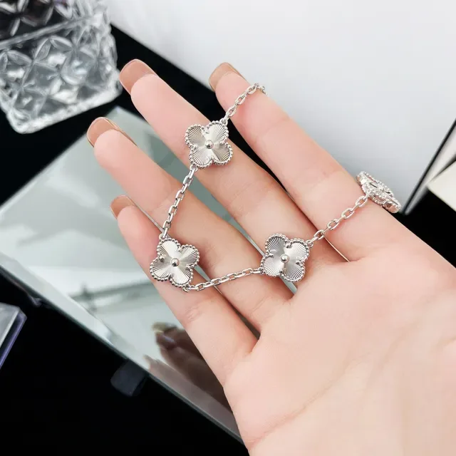 Silver Five-Petal Flower Charms Guilloché Radial Engraving Bracelet 6