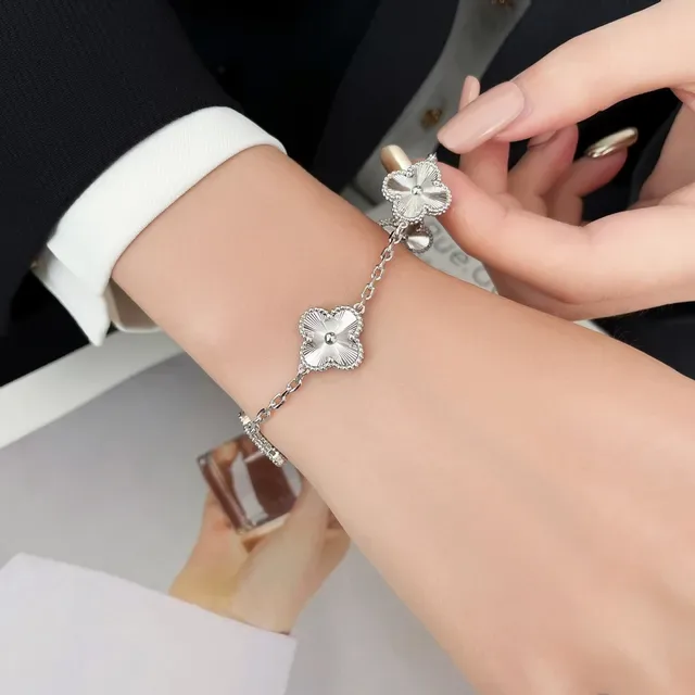 Silver Five-Petal Flower Charms Guilloché Radial Engraving Bracelet 8