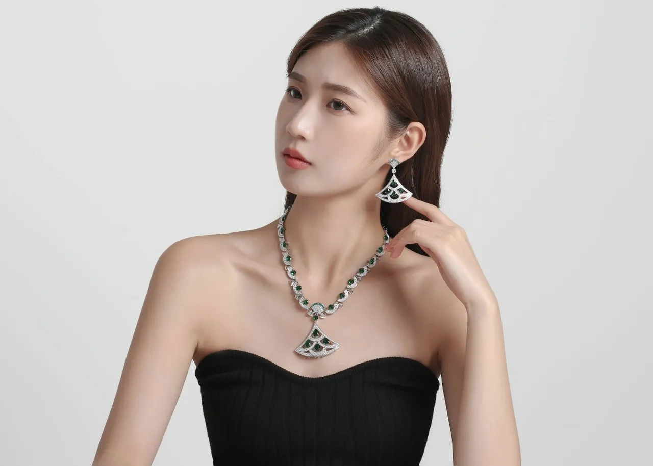Silver Green Fan-Shaped Openwork Pavé Diamond Border Earrings 6