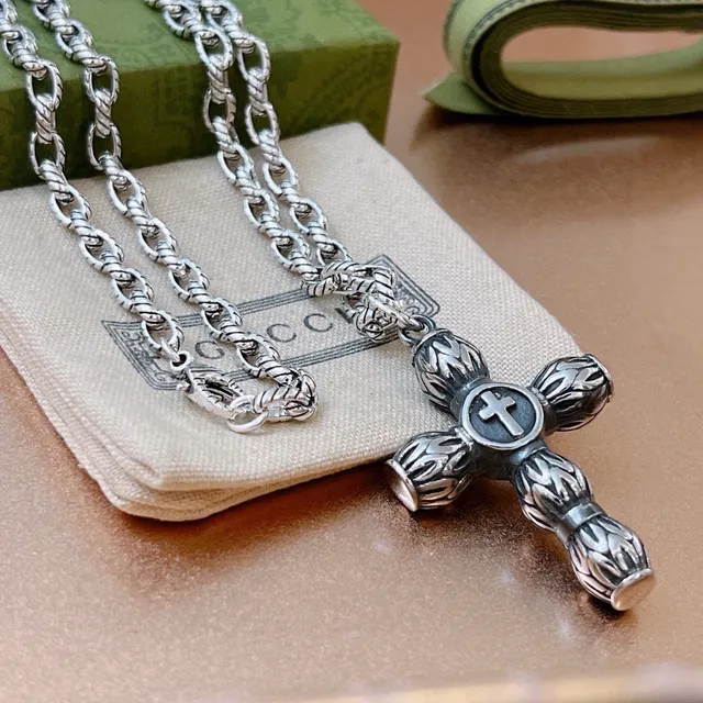 Silver Ornate Cross Pendant Twisted Rope-Link Chain Necklace 6