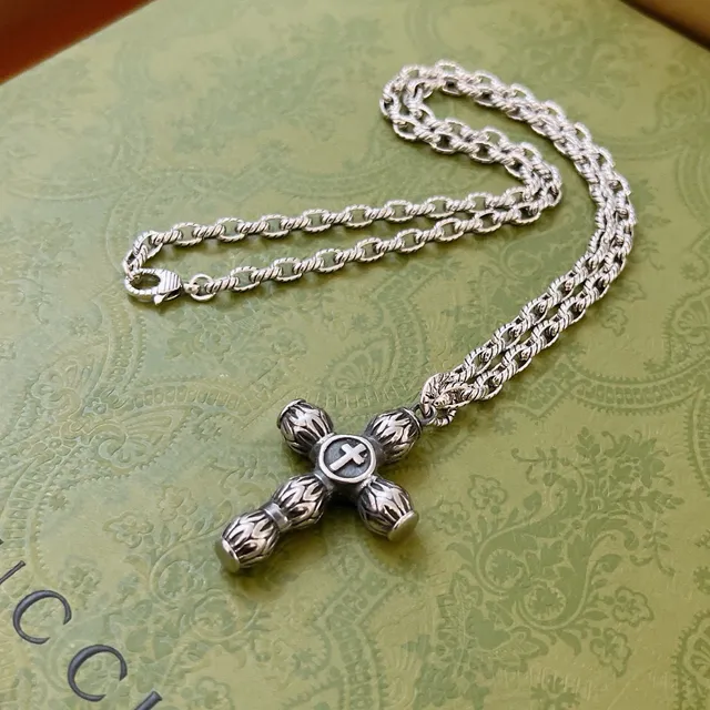 Silver Ornate Cross Pendant Twisted Rope-Link Chain Necklace 8