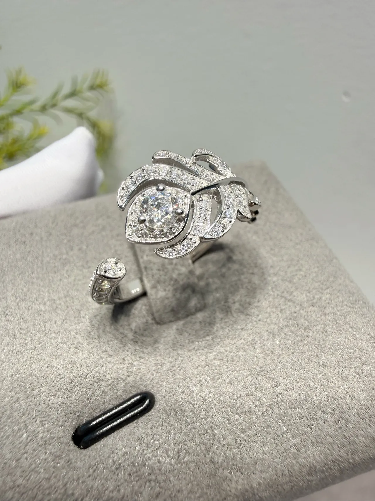 Silver-Tone Pavé Leaf Motif Open Band Ring 4