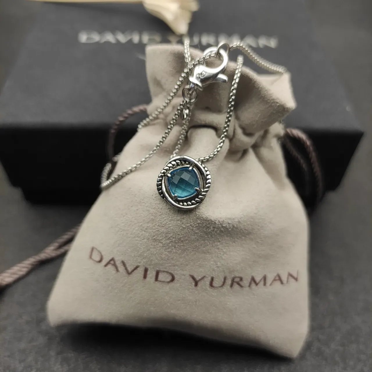 Silver-Toned Rope Bezel Blue Faceted Gemstone Pendant Necklace 3