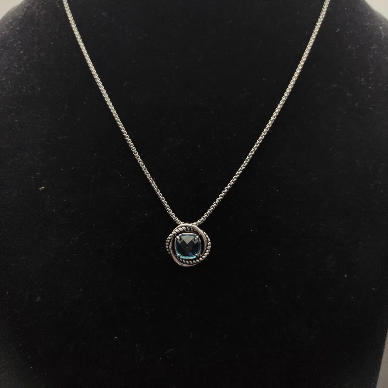 Silver-Toned Rope Bezel Blue Faceted Gemstone Pendant Necklace 5