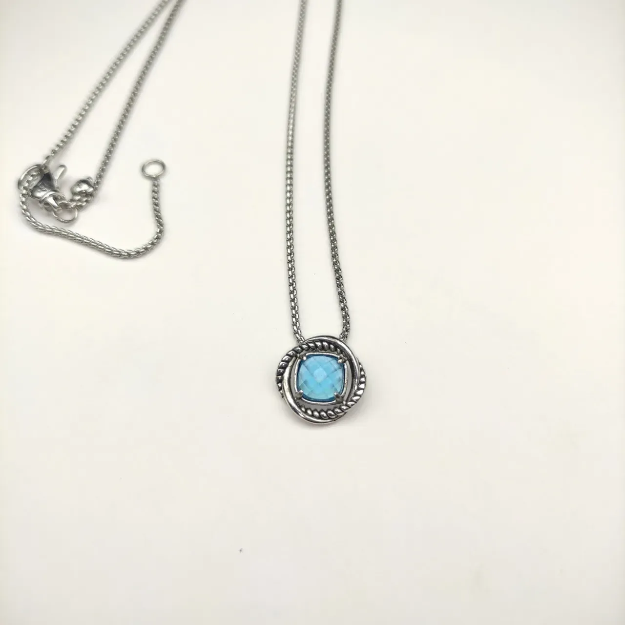 Silver-Toned Rope Bezel Blue Faceted Gemstone Pendant Necklace 9