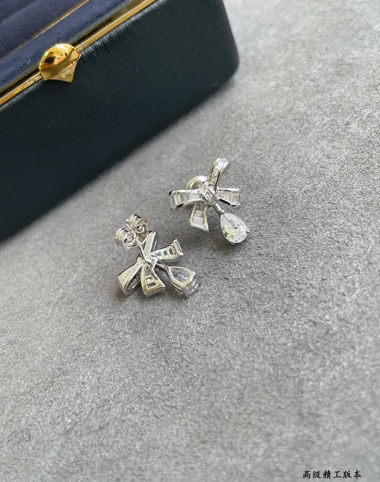 Silver Transparent Bow-Shaped Baguette-Cut Earrings 6