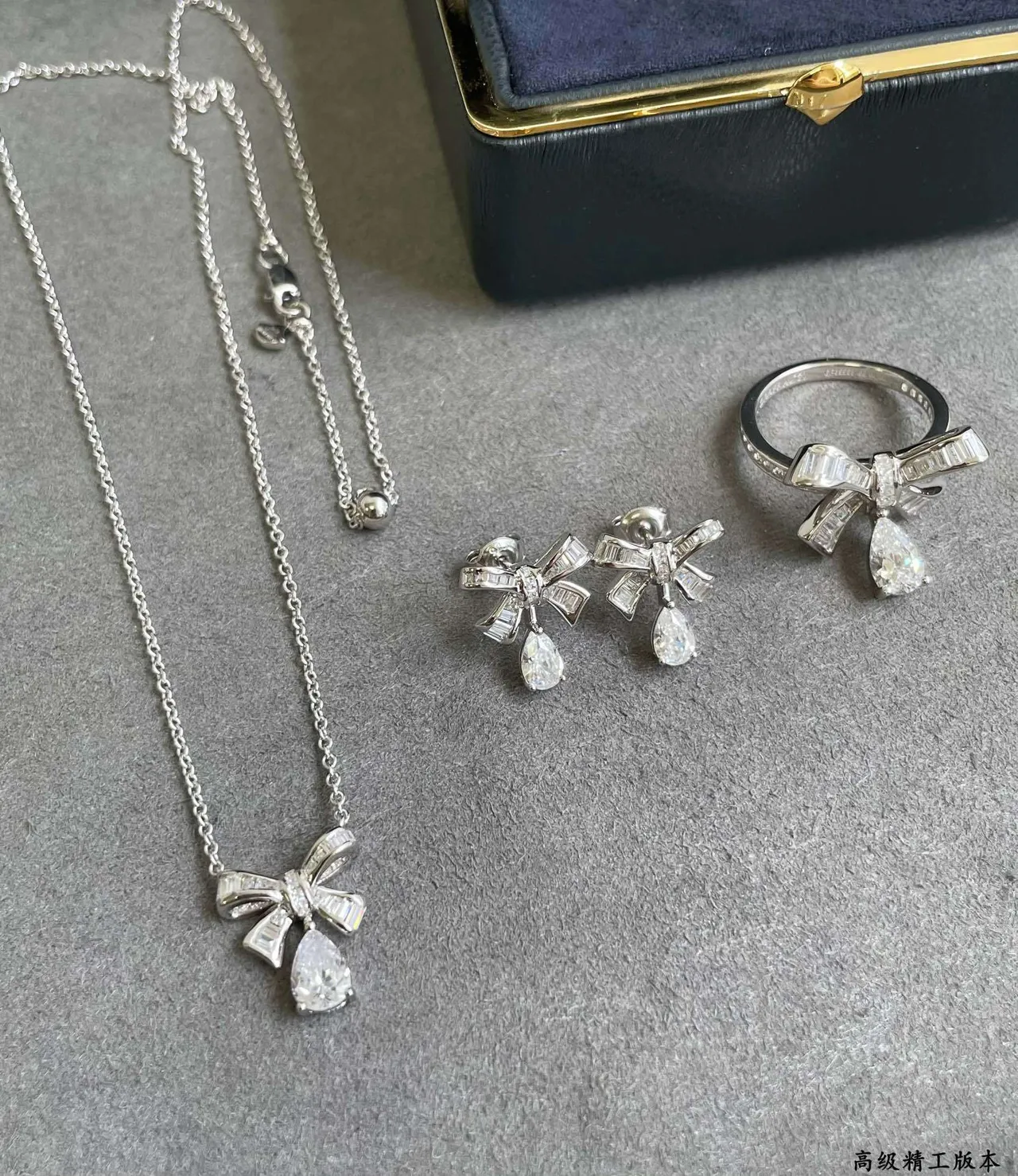 Silver Transparent Bow-Shaped Baguette-Cut Earrings 7