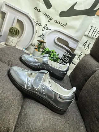 Silver White Metallic Upper Perforated Lining Mary Jane Shoes 7