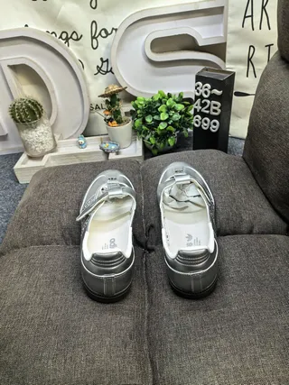 Silver White Metallic Upper Perforated Lining Mary Jane Shoes 8