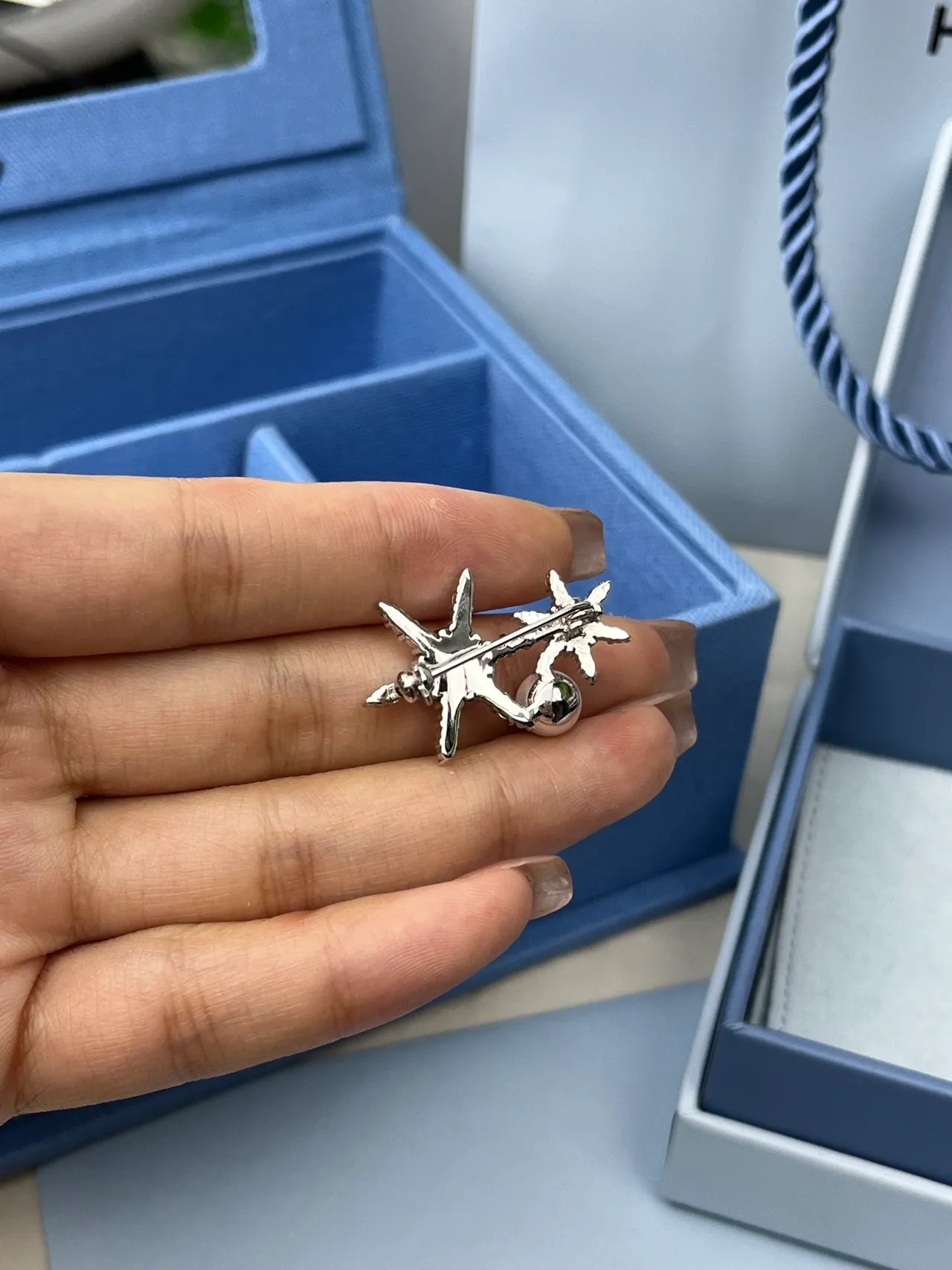 Silver White Starfish-Shaped Pave-Set Clear Stones Earrings 7