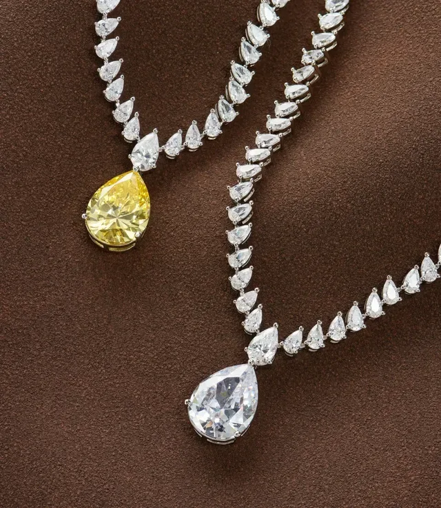 Silver Yellow Diamond-Studded V-Chain Pear-Shaped Gem Pendant Necklace 3