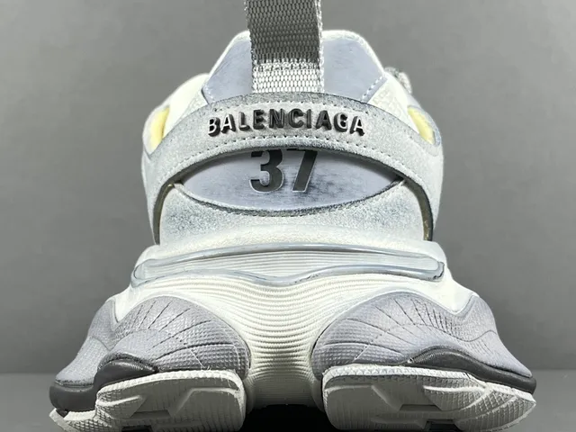 Skechers Gray Silver Oversized Sole Layered Mesh And Synthetic Upper Chunky Sneakers 6