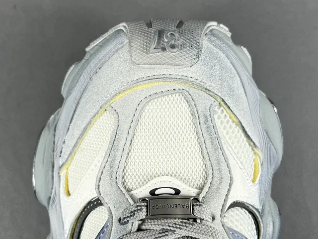 Skechers Gray Silver Oversized Sole Layered Mesh And Synthetic Upper Chunky Sneakers 10