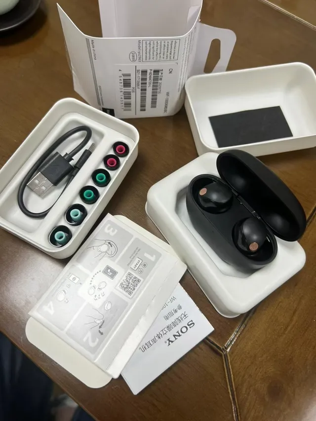 Sony WF-1000XM5 White Gray Compact Matte-Finish TWS Earbuds 3