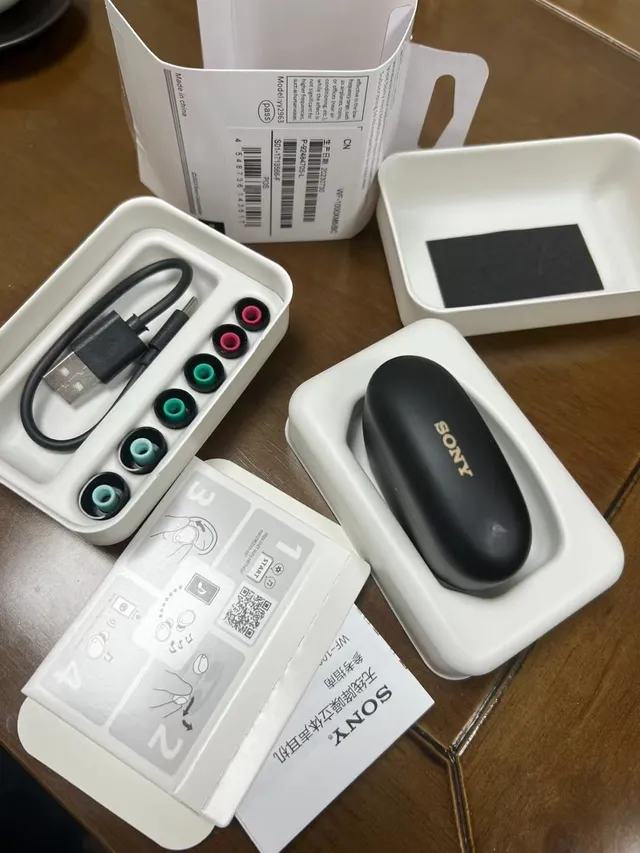 Sony WF-1000XM5 White Gray Compact Matte-Finish TWS Earbuds 4