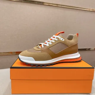 Tênis Lifestyle de Camadas em Suede-Mesh em Tons de Tan e Laranja