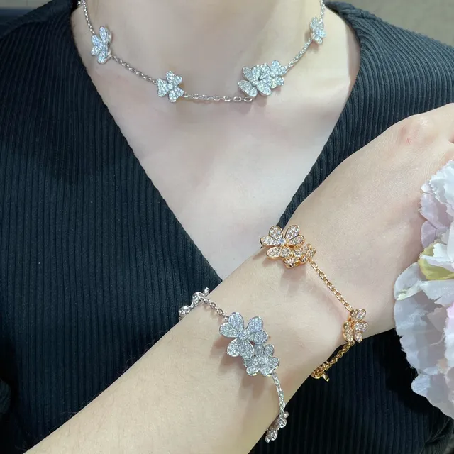 V Clover Bracelet Gold Silver Pavé Floral Links Chain-Connected Bracelet 8
