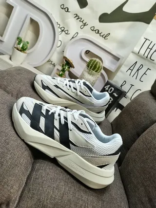 White and Black Chunky Lifestyle Sneakers 7