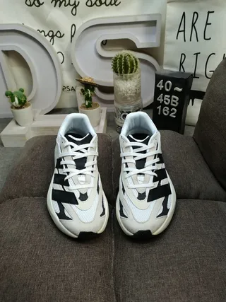 White and Black Chunky Lifestyle Sneakers 10