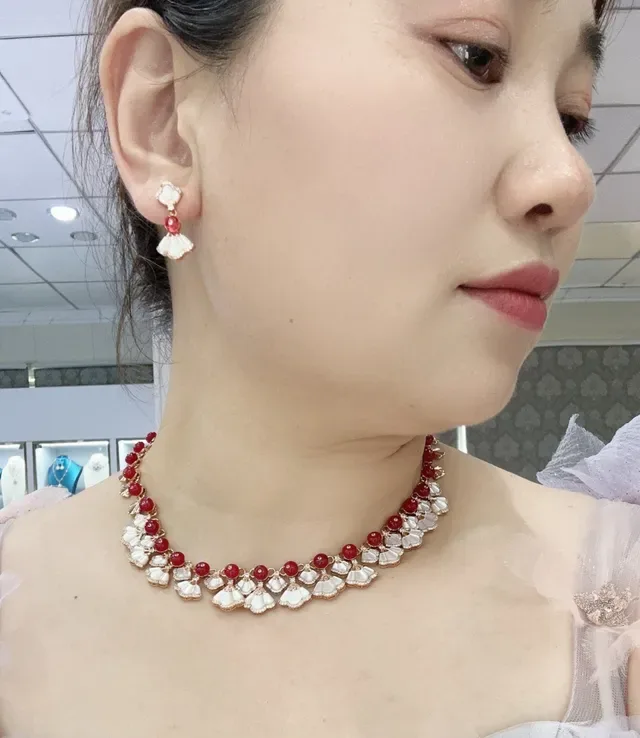 White and Red Fan-Shaped Crystal-Detailed Dangling Earrings 2