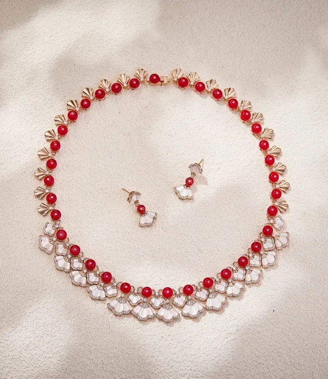 White and Red Fan-Shaped Crystal-Detailed Dangling Earrings 4