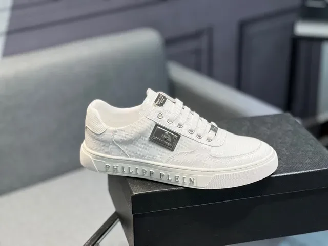 White Croc-Embossed Plaque Detail Lifestyle Sneakers 9